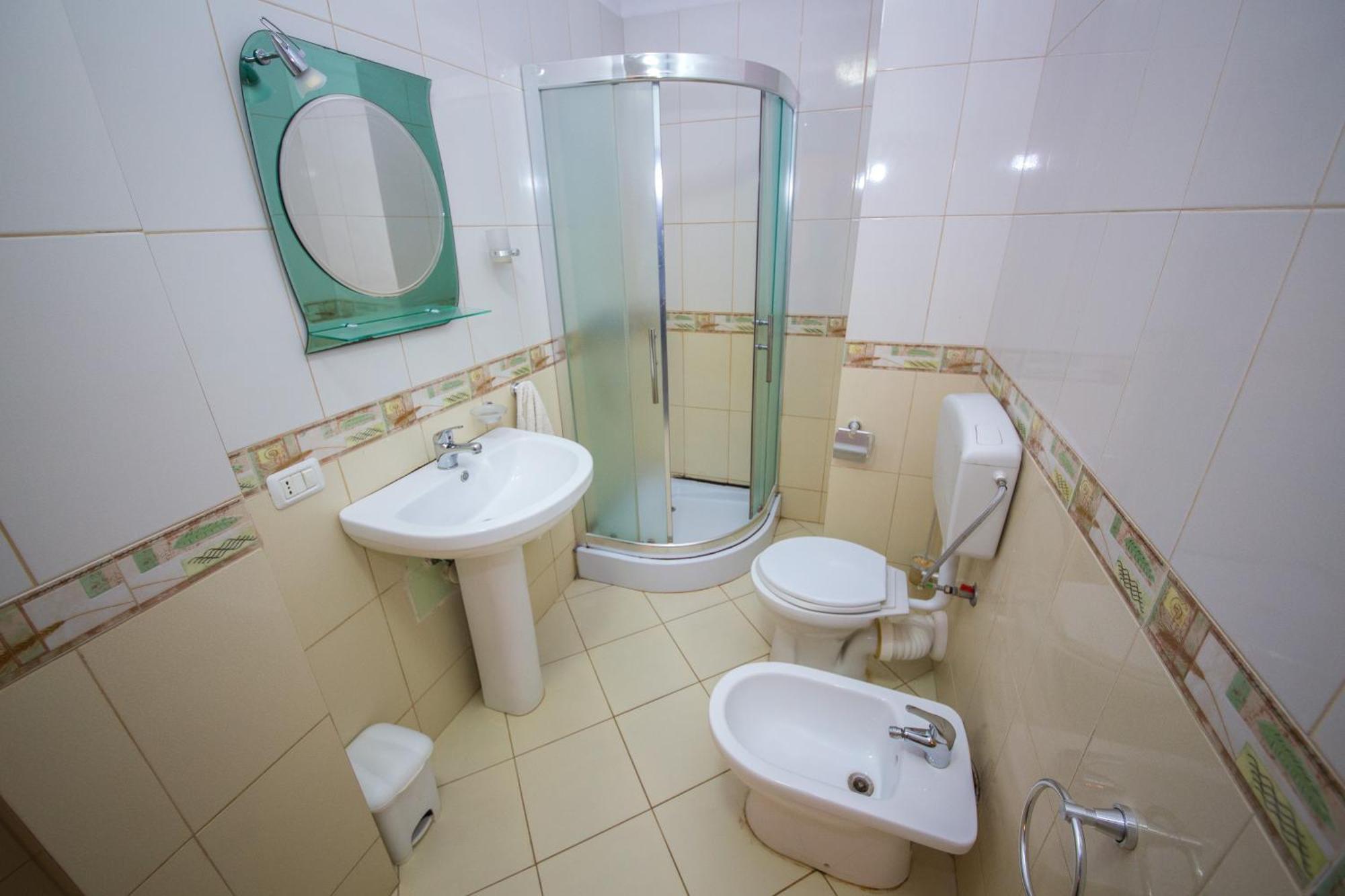 Apartments Qerret Golem  Room photo