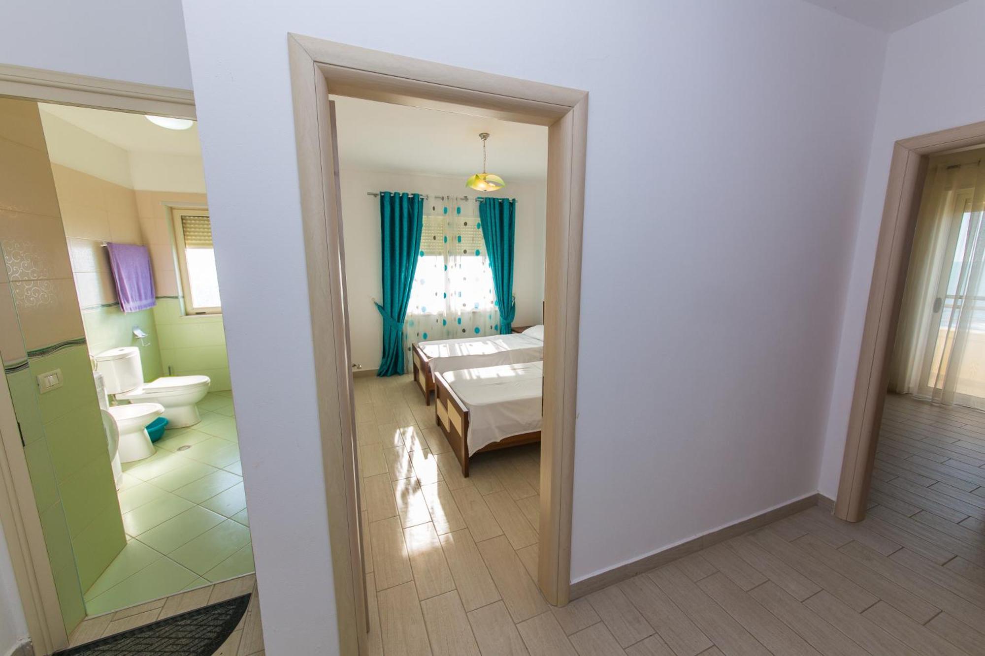 Apartments Qerret Golem  Room photo