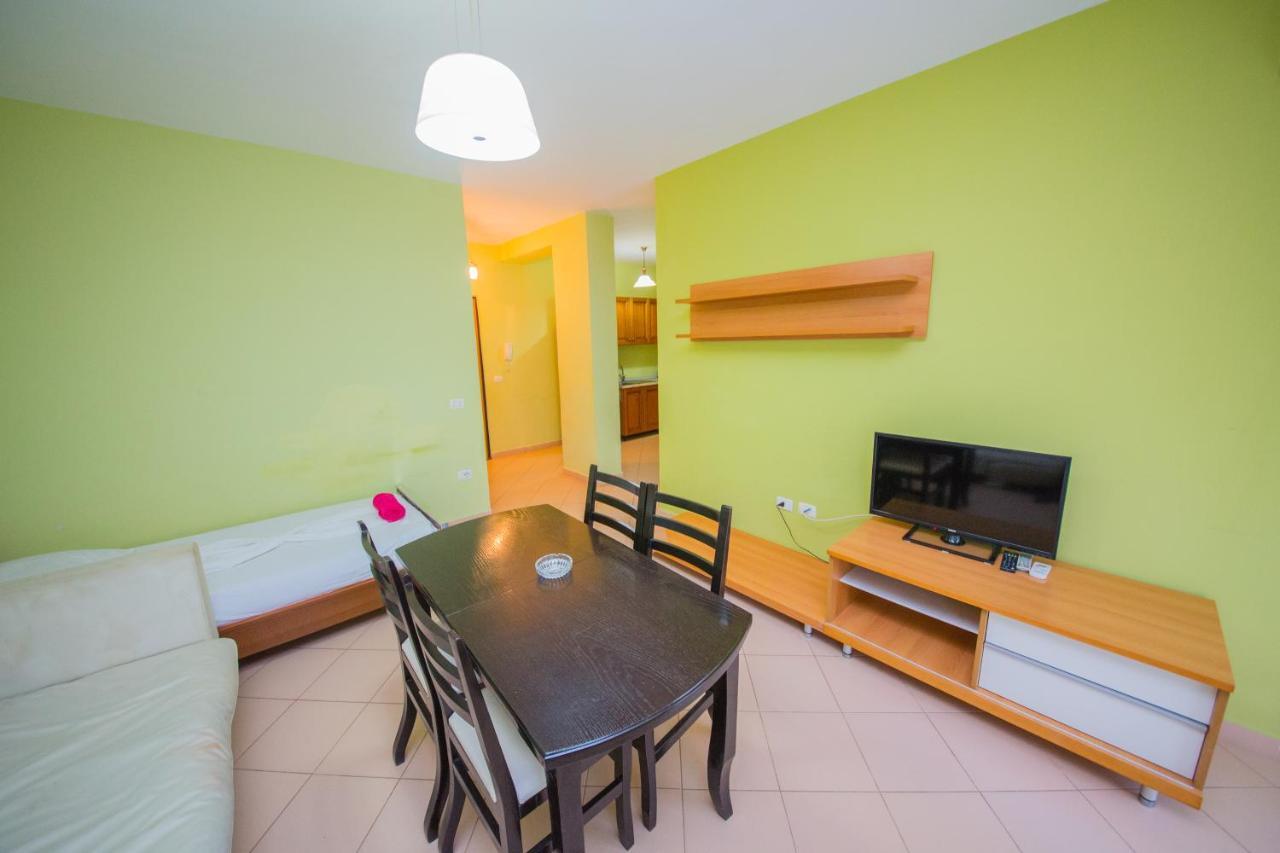 Apartments Qerret Golem  Exterior photo