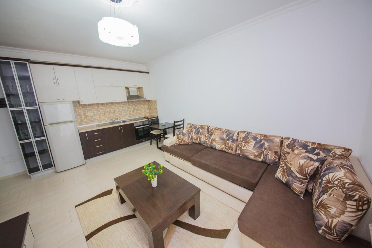 Apartments Qerret Golem  Room photo